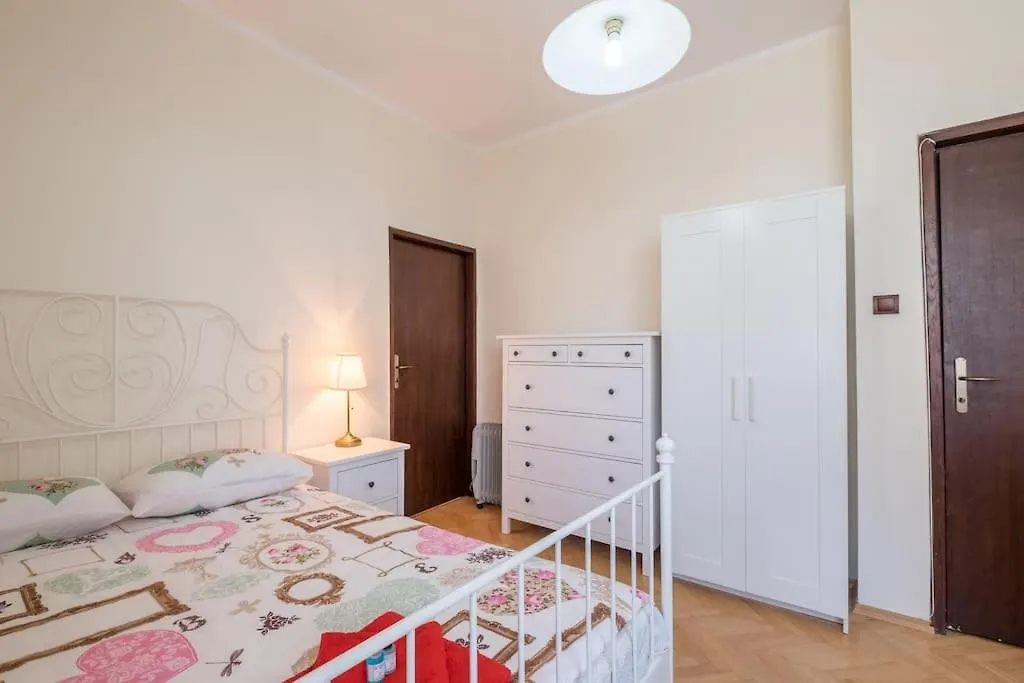 Very Central & Aristocratic 2 Bedroom Apartment With Air Conditioning Sofia