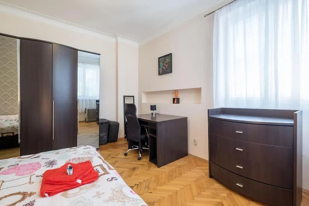 Very Central & Aristocratic 2 Bedroom Apartment With Air Conditioning Sofia